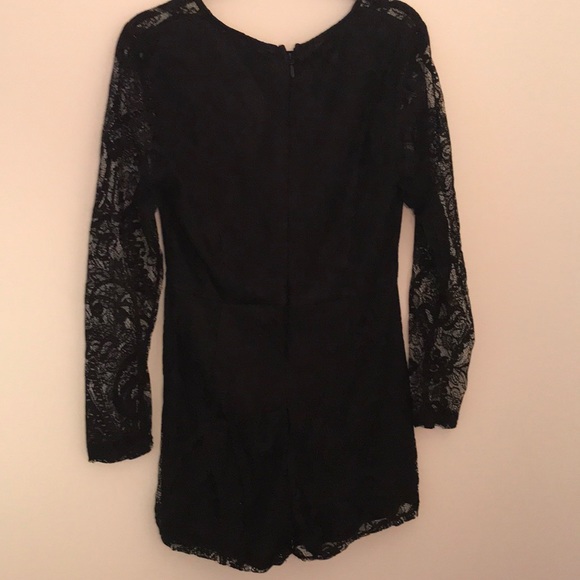 Lace Romper - Picture 3 of 4